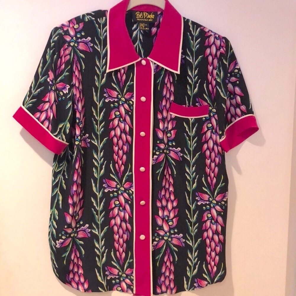Bob Mackie Black Floral Short Sleeve Button-Up Blouse with Hot Pink Trim M
